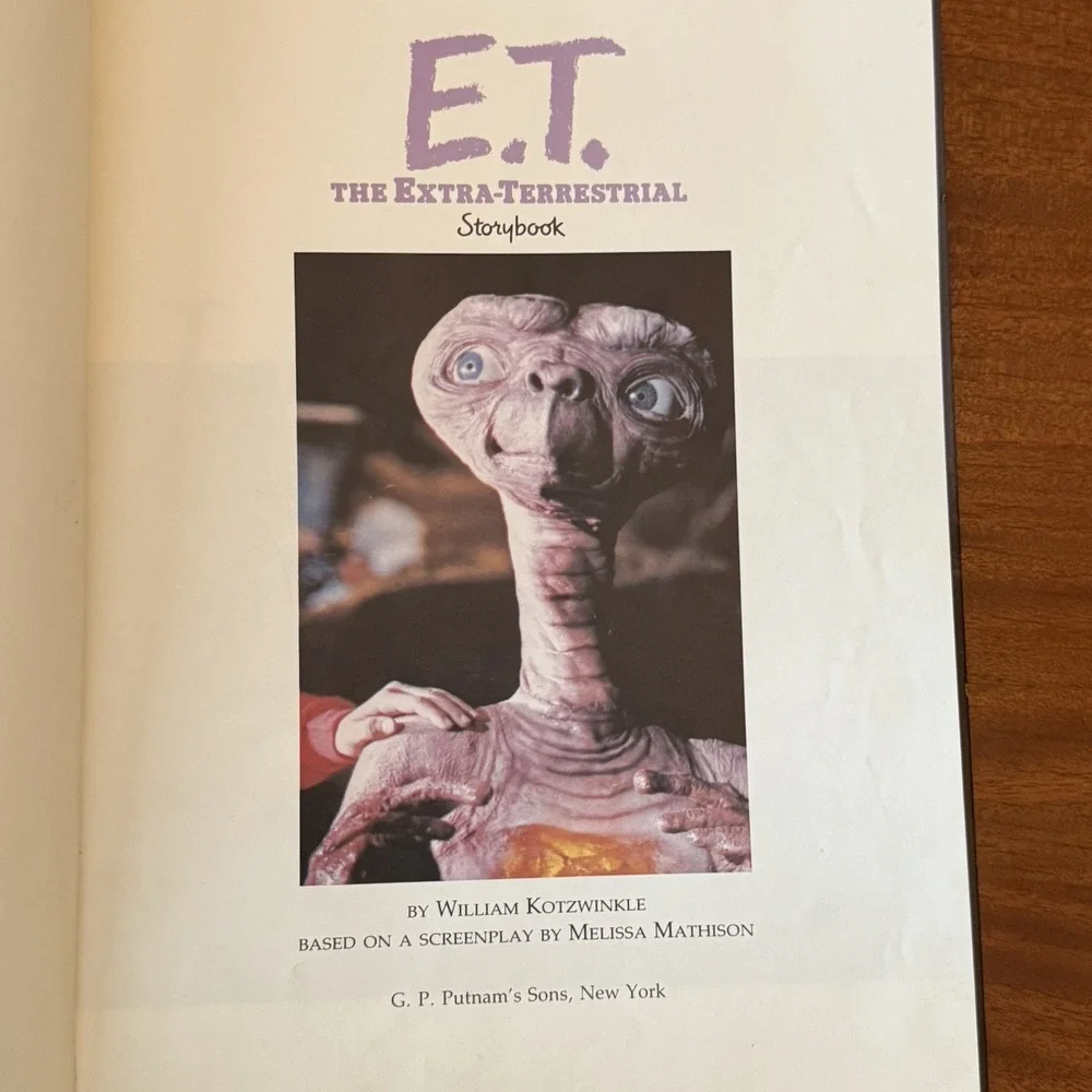 E.T. The Extra-Terrestrial Storybook – 1982 Hardcover –‎ William Kotzwinkle